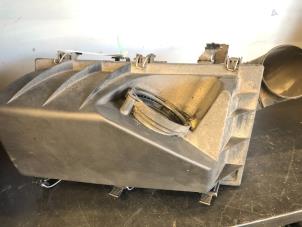 Gebruikte Luchtfilterhuis Mercedes E (W210) 2.2 E-220 CDI 16V Prijs op aanvraag aangeboden door Tijdeman Mercedes Onderdelen