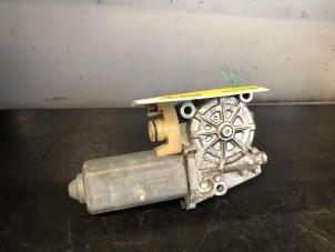 Gebruikte Motor electrisch raam Mercedes S (W140) 2.8 S 280 24V Prijs op aanvraag aangeboden door Tijdeman Mercedes Onderdelen