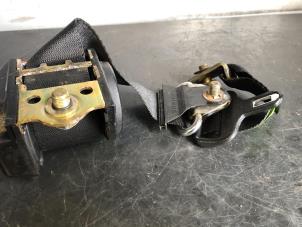 Gebruikte Veiligheidsgordel links-achter Mercedes E (C124) 2.0 200 CE 16V Prijs op aanvraag aangeboden door Tijdeman Mercedes Onderdelen