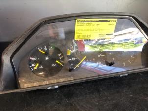 Gebruikte Cockpit Mercedes E (W124) 2.0 200 Prijs op aanvraag aangeboden door Tijdeman Mercedes Onderdelen