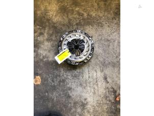Gebruikte Vliegwiel dubbele massa Mercedes C Estate (S204) 2.2 C-200 CDI 16V . Prijs op aanvraag aangeboden door Tijdeman Mercedes Onderdelen
