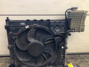 Gebruikte Radiateur Mercedes Vito (638.1/2) 2.2 CDI 110 16V Prijs op aanvraag aangeboden door Tijdeman Mercedes Onderdelen