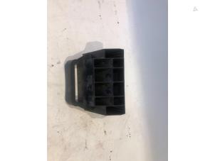 Gebruikte Accubak Mercedes A (W169) 1.5 A-150 3-Drs. Prijs € 25,00 Margeregeling aangeboden door Tijdeman Mercedes Onderdelen