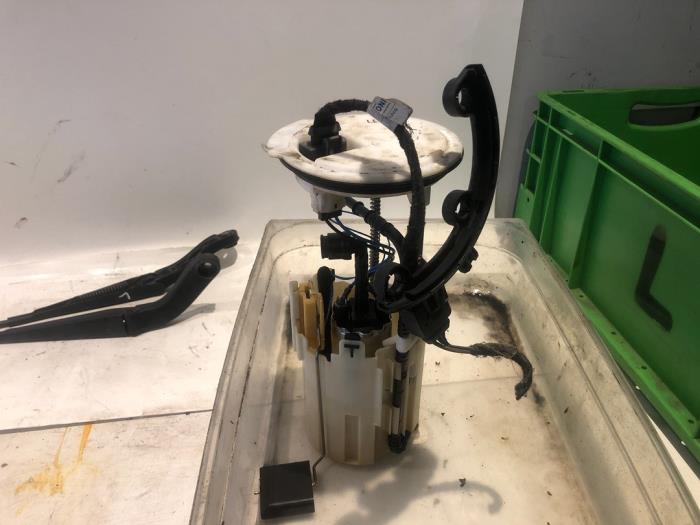 Gebruikte Tank element Pomp Mercedes A (W169) 2.0 A-180 CDI 16V 5-Drs. Prijs € 43,99 Margeregeling aangeboden door Tijdeman Mercedes Onderdelen
