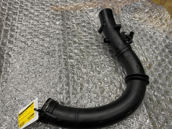 Gebruikte Intercooler Buis Mercedes B (W245) 2.0 B-200 16V Turbo Prijs € 40,00 Margeregeling aangeboden door Tijdeman Mercedes Onderdelen