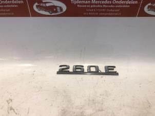 Gebruikte Embleem Mercedes E (W124) 2.6 260 E Prijs € 30,00 Margeregeling aangeboden door Tijdeman Mercedes Onderdelen