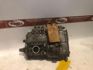 Gebruikte Dieselpomp Mercedes 200-300D (W123) 200 D Prijs € 100,00 Margeregeling aangeboden door Tijdeman Mercedes Onderdelen
