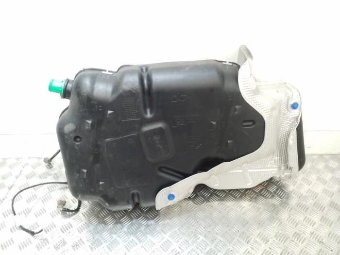 Tank van een Mercedes-Benz A (177.0) 1.5 A-180d 2020