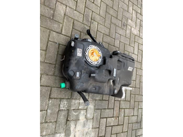 Tank van een Mercedes-Benz A (177.0) 1.5 A-180d 2020