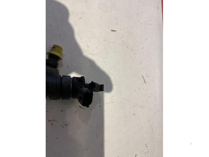 Verstuiver (diesel) van een Mercedes-Benz A (177.0) 1.5 A-180d 2020