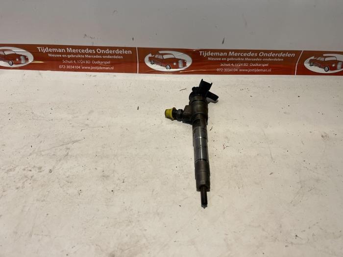 Verstuiver (diesel) van een Mercedes-Benz A (177.0) 1.5 A-180d 2020