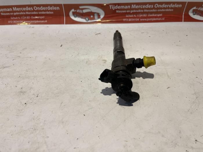 Verstuiver (diesel) van een Mercedes-Benz A (177.0) 1.5 A-180d 2020