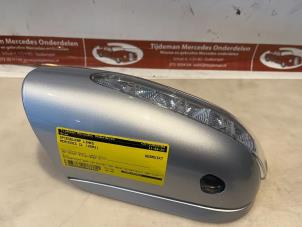 Gebruikte Spiegelkap links Mercedes CL (215) 5.0 CL-500 V8 24V Prijs € 35,00 Margeregeling aangeboden door Tijdeman Mercedes Onderdelen