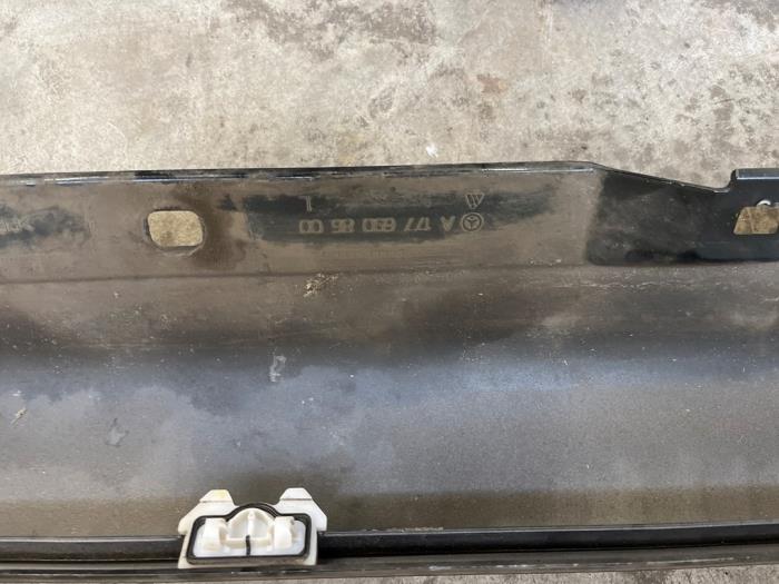 Zijskirt links van een Mercedes-Benz A (177.0) 1.5 A-180d 2020