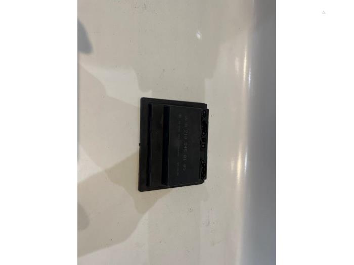 Gebruikte Computer Verlichting Mercedes E (W210) 2.0 E-200 16V Prijs € 45,00 Margeregeling aangeboden door Tijdeman Mercedes Onderdelen