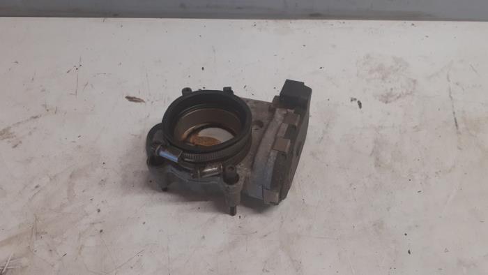 Gebruikte Gasklephuis Mercedes CLK (C208) 2.0 200 16V Prijs € 49,50 Margeregeling aangeboden door Tijdeman Mercedes Onderdelen