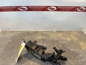 Gebruikte Thermostaathuis Mercedes Citan (415.6) 1.2 112 Prijs € 30,25 Inclusief btw aangeboden door Tijdeman Mercedes Onderdelen