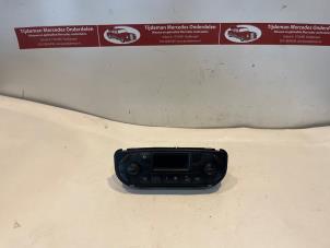 Gebruikte Climatronic Paneel Mercedes C Combi (S203) 2.7 C-270 CDI 20V Prijs € 50,00 Margeregeling aangeboden door Tijdeman Mercedes Onderdelen