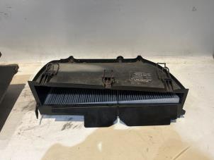 Gebruikte Luchtfilterhuis Mercedes C Combi (S203) 2.6 C-240 18V Prijs € 35,00 Margeregeling aangeboden door Tijdeman Mercedes Onderdelen