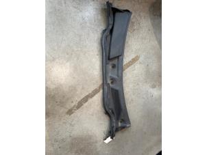 Gebruikte Paravan Mercedes A (W176) 1.6 A-180 16V Prijs € 59,00 Margeregeling aangeboden door Tijdeman Mercedes Onderdelen