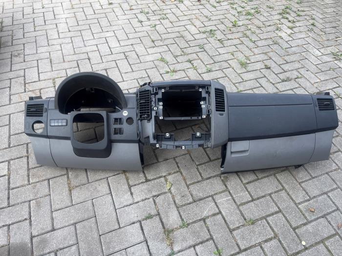 Gebruikte Dashboard Mercedes Sprinter 3,5t (906.63) 316 CDI 16V Prijs € 181,50 Inclusief btw aangeboden door Tijdeman Mercedes Onderdelen