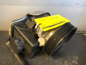 Gebruikte Stuurpomp Mercedes C Sportcoupé (C203) 1.8 C-200K 16V Prijs op aanvraag aangeboden door Tijdeman Mercedes Onderdelen