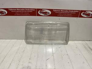 Nieuwe Koplampglas links Mercedes 614 Prijs op aanvraag aangeboden door Tijdeman Mercedes Onderdelen