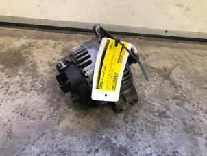 Gebruikte Dynamo Mercedes B (W245) 2.0 B-180 CDI 16V Prijs € 49,00 Margeregeling aangeboden door Tijdeman Mercedes Onderdelen