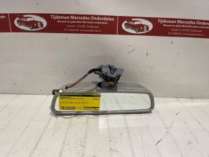 Gebruikte Binnenspiegel Mercedes ML II (164/4JG) 3.0 ML-280 CDI 4-Matic V6 24V Prijs € 41,00 Margeregeling aangeboden door Tijdeman Mercedes Onderdelen