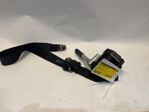 Gebruikte Veiligheidsgordel links-voor Mercedes 190 D (W201) 2.5 TD Prijs € 40,00 Margeregeling aangeboden door Tijdeman Mercedes Onderdelen