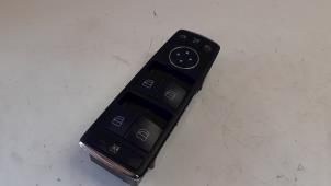 Gebruikte Ruit schakelaar elektrisch Mercedes C Estate (S204) 2.2 C-200 CDI 16V . Prijs € 50,00 Margeregeling aangeboden door Tijdeman Mercedes Onderdelen