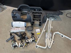 Gebruikte Airbag set + dashboard Mercedes C Estate (S204) 1.8 C-180 CGI 16V Prijs op aanvraag aangeboden door Tijdeman Mercedes Onderdelen