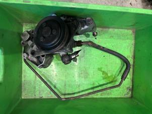 Gebruikte Servopomp Mercedes MB 100D (631/643) MB 100D Prijs € 150,00 Margeregeling aangeboden door Tijdeman Mercedes Onderdelen