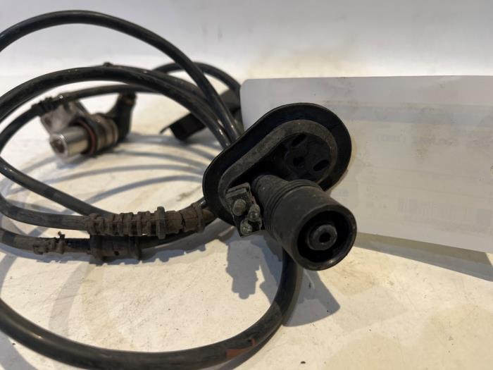 Gebruikte ABS Sensor Mercedes E (C124) 2.0 200 CE 16V Prijs € 41,00 Margeregeling aangeboden door Tijdeman Mercedes Onderdelen
