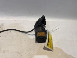 Gebruikte Bobine Mercedes E (W124) 2.3 230 E Prijs € 30,00 Margeregeling aangeboden door Tijdeman Mercedes Onderdelen