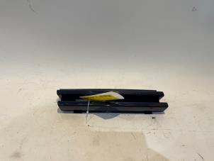 Gebruikte Afdekkap Sleepoog voor Mercedes S (W140) 3.2 300 SE,SEL 24V Prijs € 36,30 Inclusief btw aangeboden door Tijdeman Mercedes Onderdelen