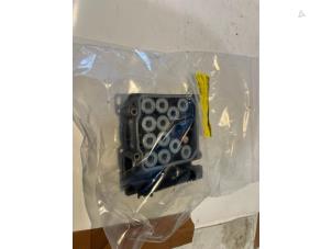 Gebruikte ABS Computer Mercedes A (W169) 1.5 A-150 16V Prijs € 39,00 Margeregeling aangeboden door Tijdeman Mercedes Onderdelen