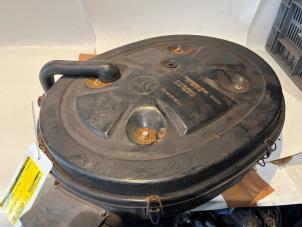 Gebruikte Luchtfilterhuis Mercedes E Combi (S124) 3.0 300 TE Prijs € 75,00 Margeregeling aangeboden door Tijdeman Mercedes Onderdelen