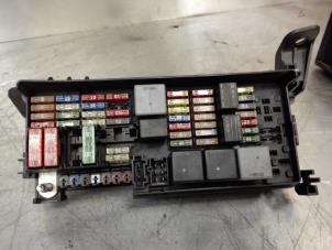 Gebruikte Zekeringkast Mercedes ML II (164/4JG) 3.0 ML-280 CDI 4-Matic V6 24V Prijs € 75,00 Margeregeling aangeboden door Tijdeman Mercedes Onderdelen