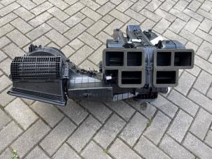 Gebruikte Chaufagebak Mercedes A (W176) 1.6 A-180 16V Prijs € 150,00 Margeregeling aangeboden door Tijdeman Mercedes Onderdelen