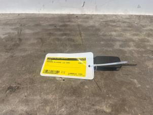 Gebruikte Sleutel Mercedes ML I (163) 270 2.7 CDI 20V Prijs € 50,00 Margeregeling aangeboden door Tijdeman Mercedes Onderdelen