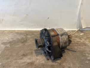 Gebruikte Alternator Mercedes E (W124) 2.6 260 E Prijs € 75,00 Margeregeling aangeboden door Tijdeman Mercedes Onderdelen