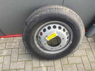 Gebruikte Velg + Band Mercedes Sprinter 4,6t (906.65) 413 CDI 16V Prijs € 121,00 Inclusief btw aangeboden door Tijdeman Mercedes Onderdelen