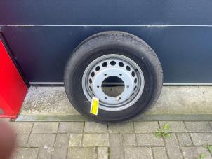 Gebruikte Velg + Band Mercedes Sprinter 4,6t (906.65) 413 CDI 16V Prijs € 121,00 Inclusief btw aangeboden door Tijdeman Mercedes Onderdelen