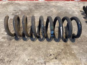 Gebruikte Schroefveer achter Mercedes CLK (R208) 2.0 200K Evo 16V Prijs € 24,00 Margeregeling aangeboden door Tijdeman Mercedes Onderdelen