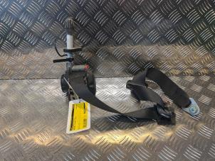 Gebruikte Gordelaangever rechts Mercedes S (W126) 420 SE,SEL Prijs € 75,00 Margeregeling aangeboden door Tijdeman Mercedes Onderdelen