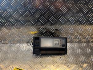 Gebruikte Schuifdak schakelaar Mercedes S (W126) 420 SE,SEL Prijs € 45,00 Margeregeling aangeboden door Tijdeman Mercedes Onderdelen