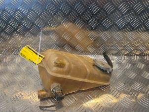 Gebruikte Expansievat Mercedes S (W126) 420 SE,SEL Prijs € 40,00 Margeregeling aangeboden door Tijdeman Mercedes Onderdelen