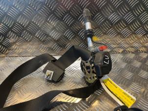 Gebruikte Veiligheidsgordel links-voor Mercedes S (W126) 420 SE,SEL Prijs € 75,00 Margeregeling aangeboden door Tijdeman Mercedes Onderdelen