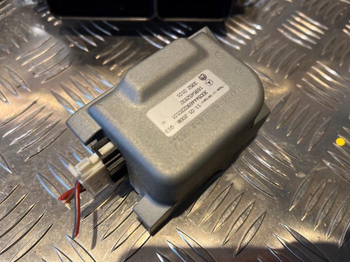 Kontaktslot + computer van een Mercedes-Benz B (W245) 2.0 B-180 CDI 16V 2008